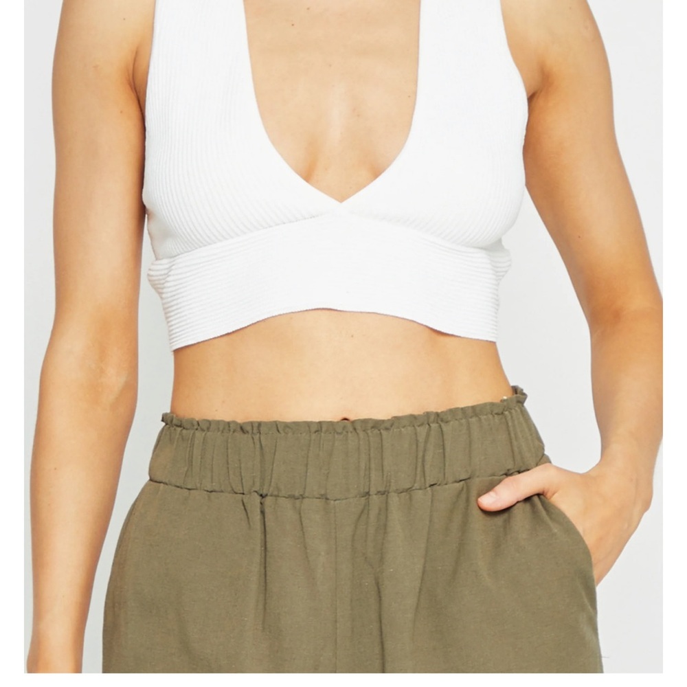 Aritzia Sculpting Knit Deep V Tank